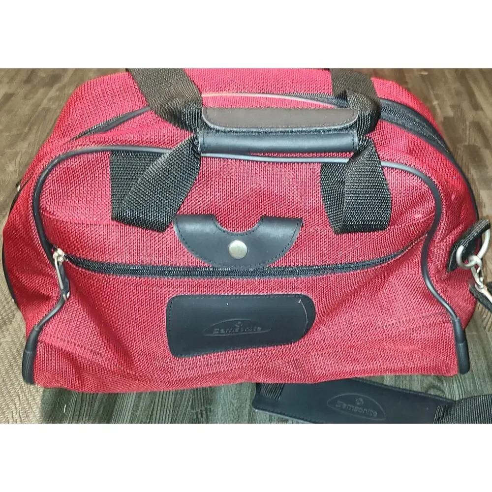 Samsonite Red Carry On Bag Travel Overnight Tote Weekender Luggage 17x11 Duffle